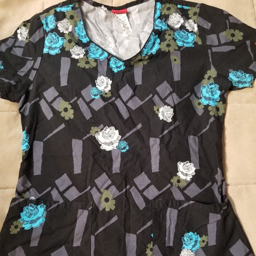 Duckies scrub top